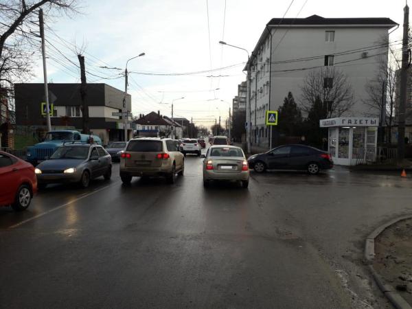 Иномарка сбила на пешеходном переходе школьника в Ставрополе